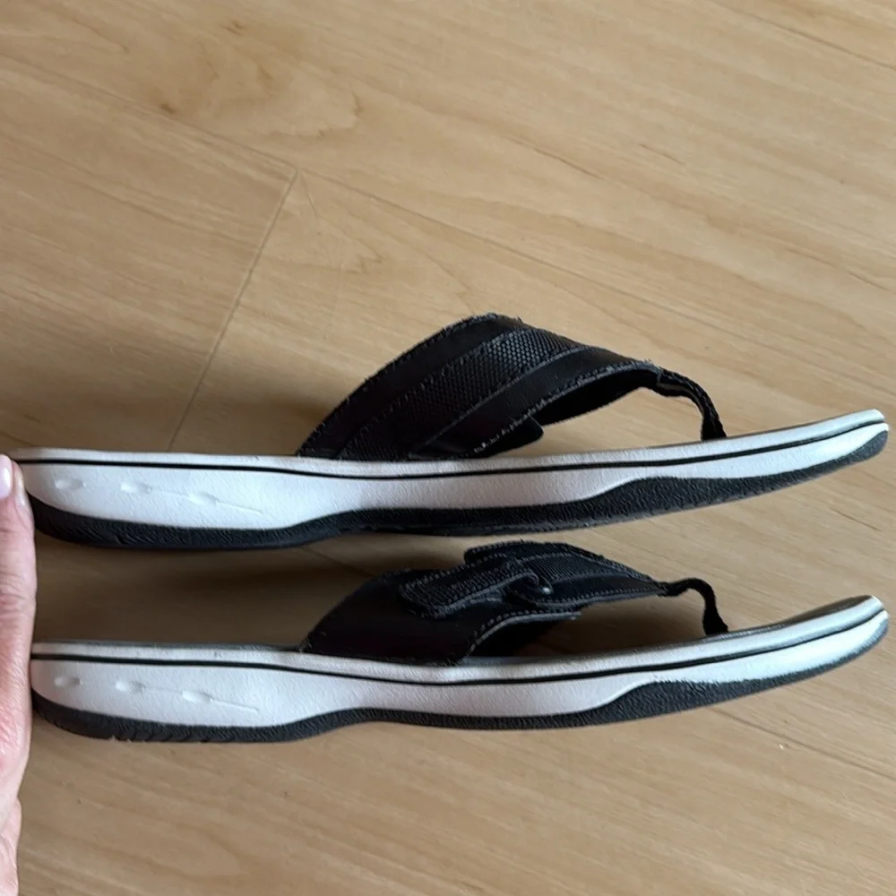 EARTH SPIRIT ELOY BLACK WOMENS THONG CUSHION SANDALS / FLIP FLOPS CASUAL SIZE 11